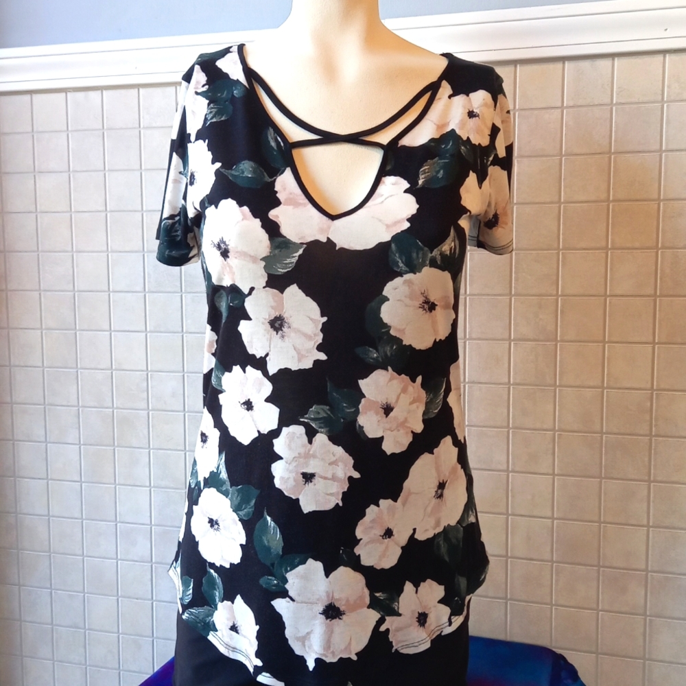 Dynamite floral shirt